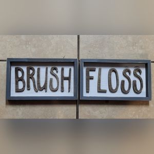 Handmade Solid Maufactured Bathroom Wall Decor (set of 2)